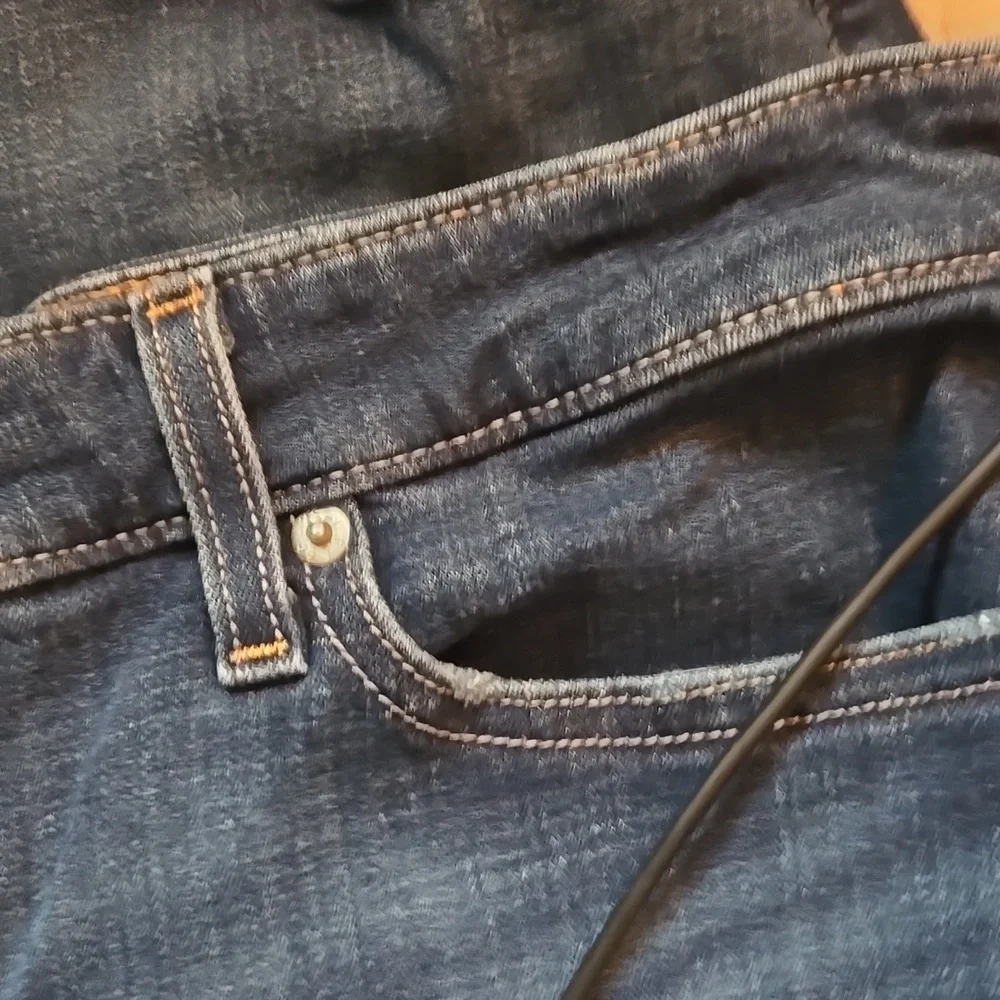 Dark Blue Denim Shorts. 18W Levis Shorts, Great Used Condition - Picture 3 of 7